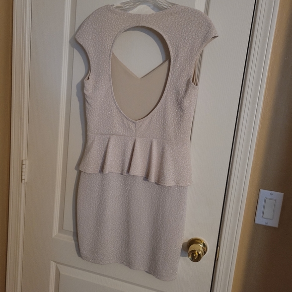 Short dress that is good for interviews. - Picture 4 of 4